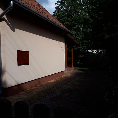 Evelyn Apartman Hajdúszoboszló Exteriör bild