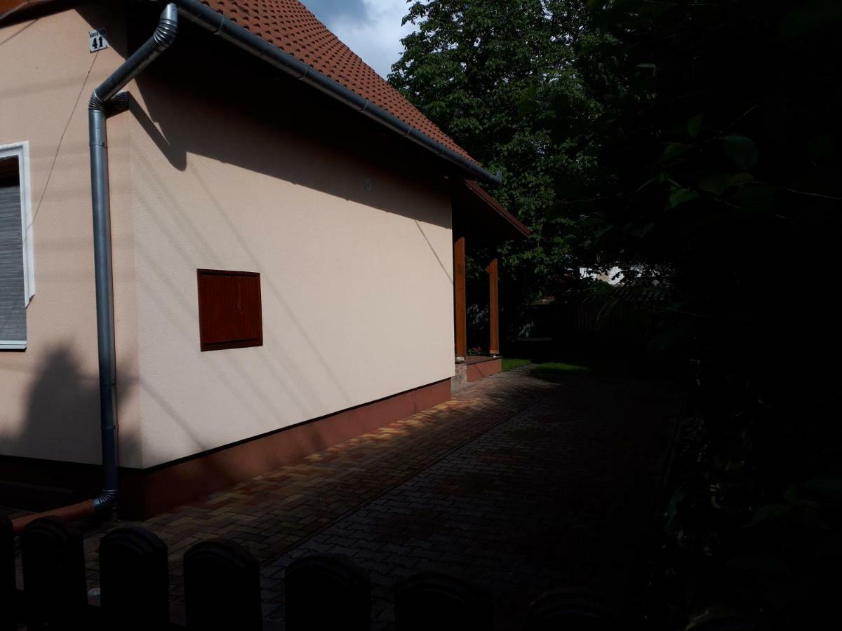 Evelyn Apartman Hajdúszoboszló Exteriör bild